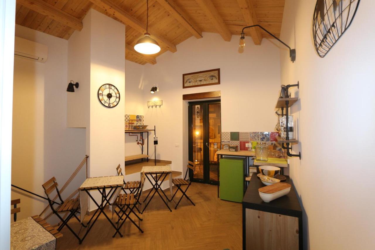 مونريالي Torre'S Camere & Caffe المظهر الخارجي الصورة